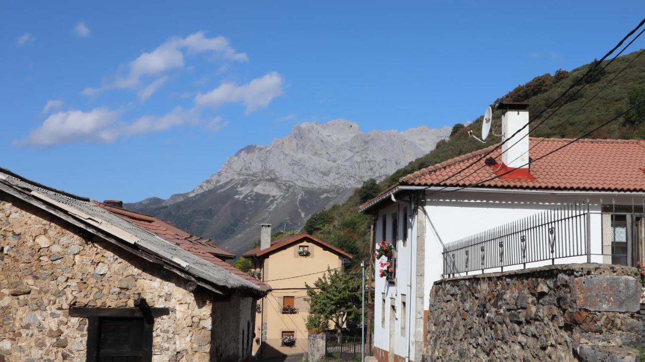 Casa Rural Cares Santa Maria de Valdeon Eksteriør billede