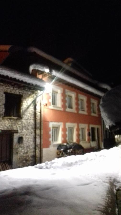 Casa Rural Cares Santa Maria de Valdeon Eksteriør billede